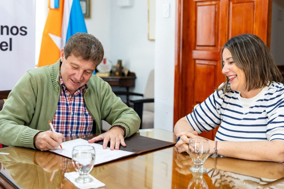 4981261632516328377 4981261632516328377